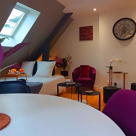 Vivez A Pied - A 2 Pas Du Chateau, Des Musees, Du Marche, Des Restaurants Et Au Pied Du Port De Plaisance Apartamento